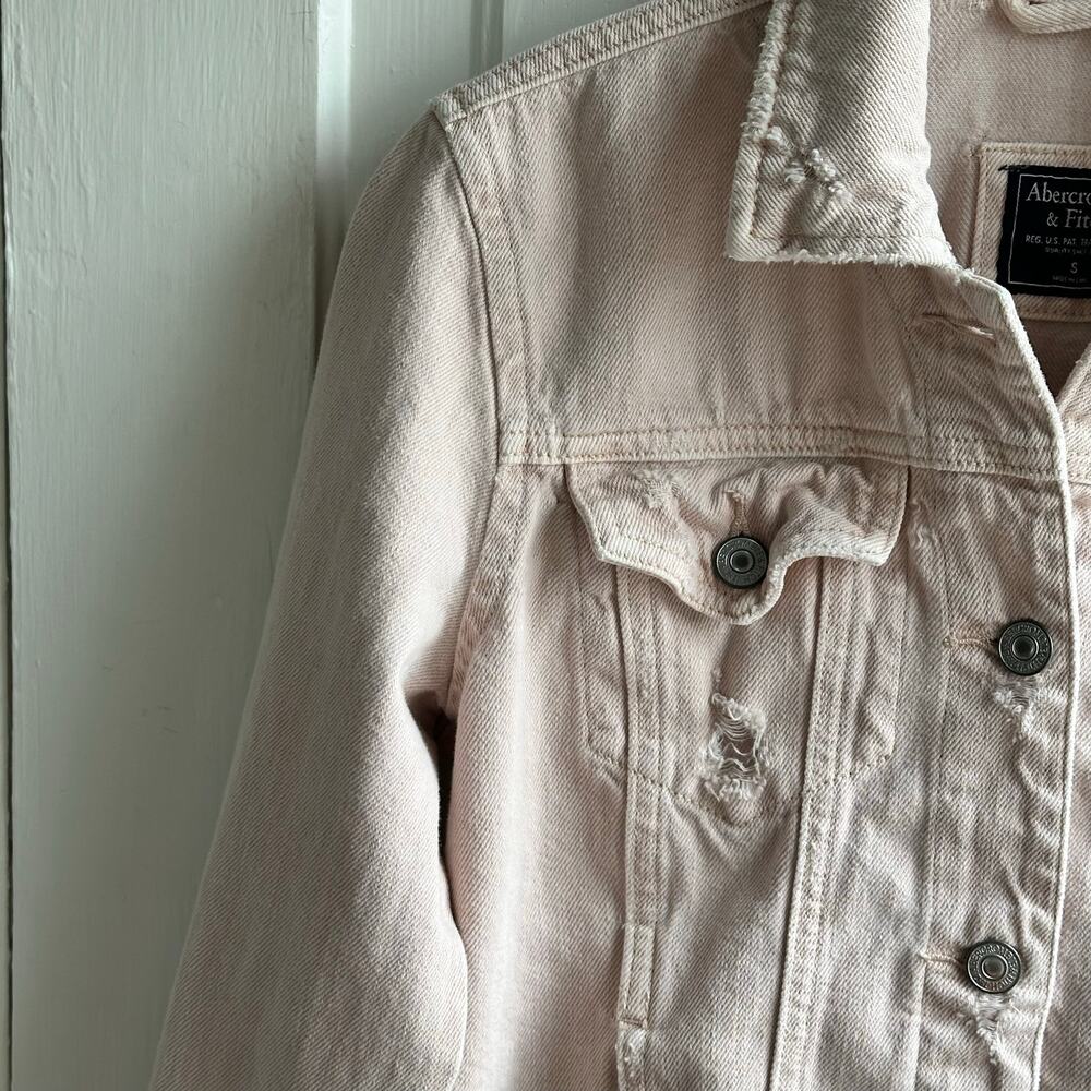 Abercrombie & Fitch Blush Pink Distressed Jean Jacket - Picture 4 of 10